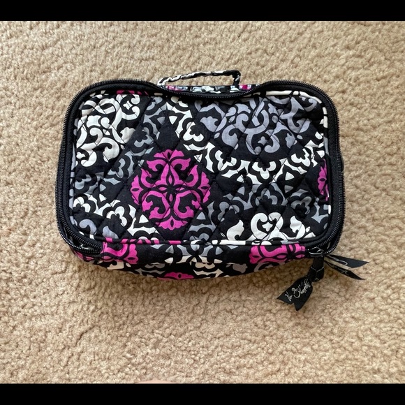 Vera Bradley Handbags - Vera Bradley Makeup Bag